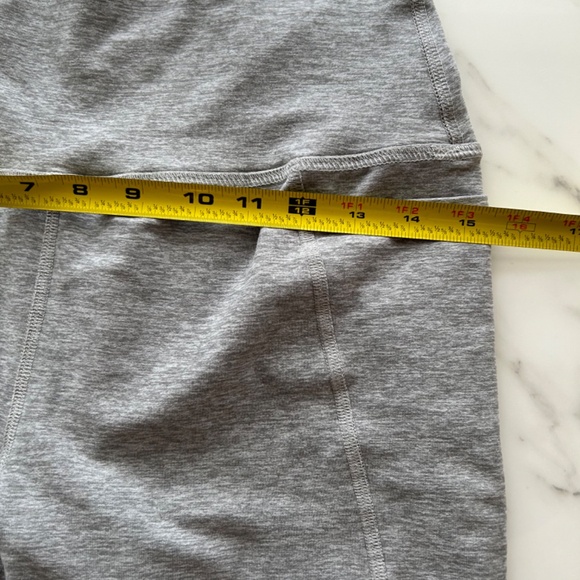 Beyond Yoga Peloton Out of Pocket Side Pocket Gray Yoga Pants Leggings Medium - Picture 10 of 11